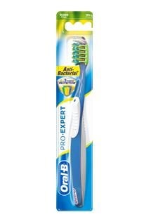 Oral-B Pro-Expert Anti-Bacterial Diş Fırçası